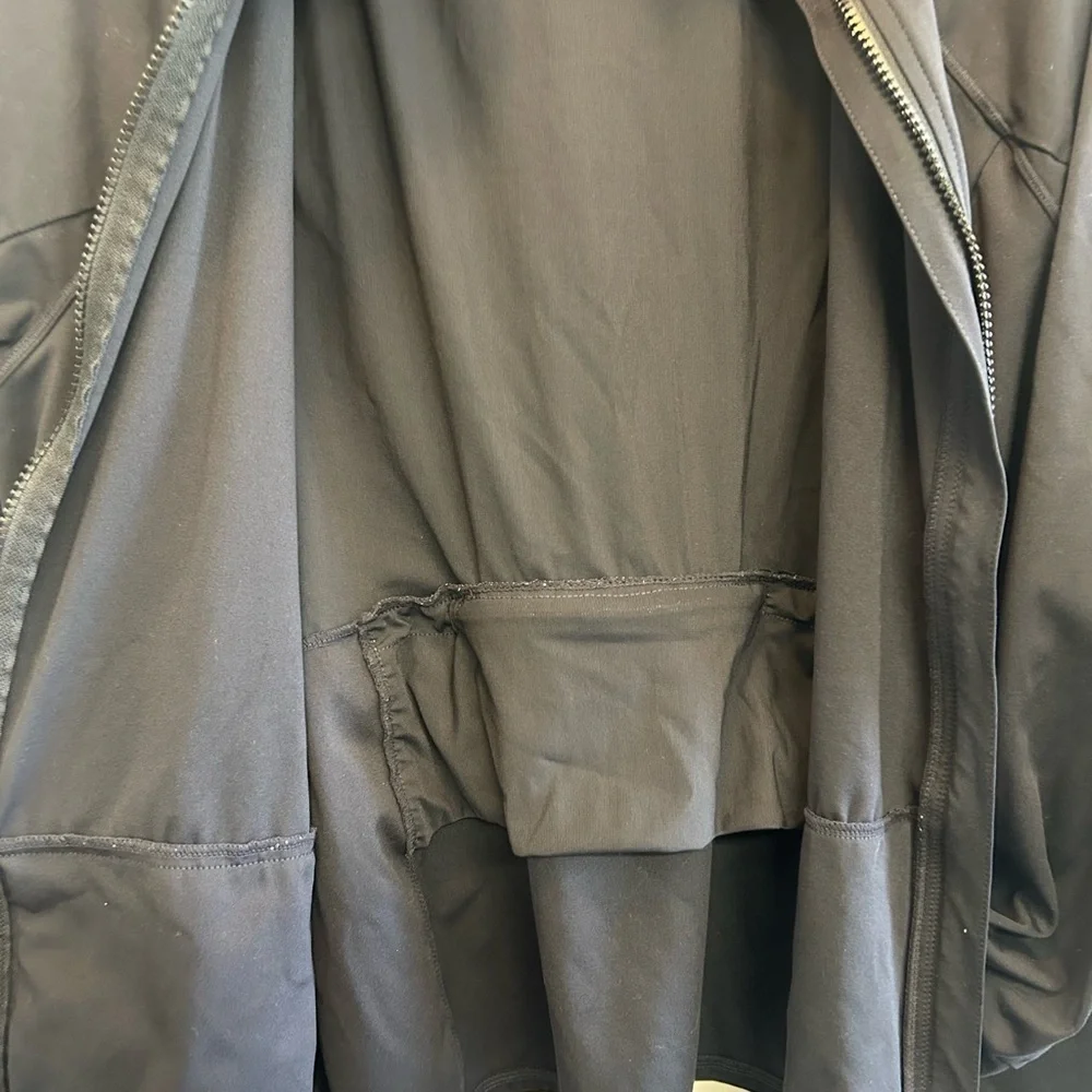 🖤 Fabletics Running Jacket 🖤 - Picture 2 of 9